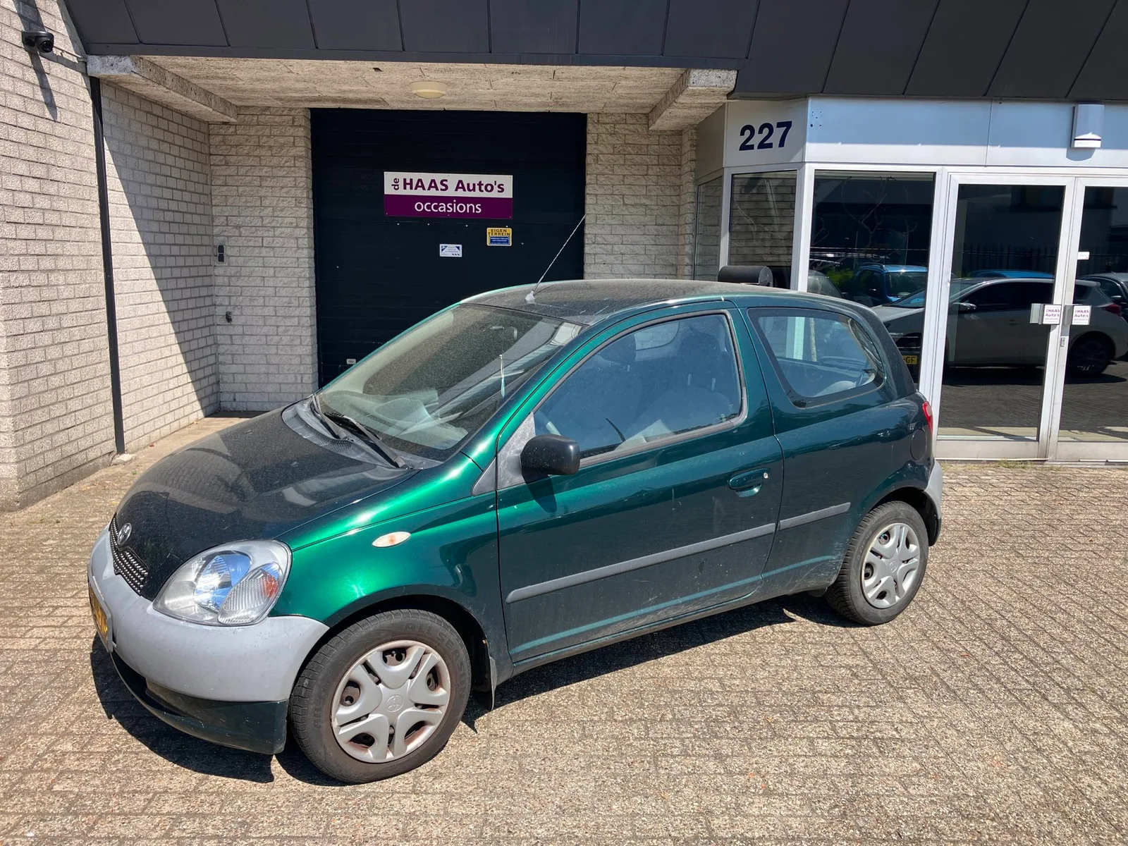 Toyota Yaris (1999) — foto 1