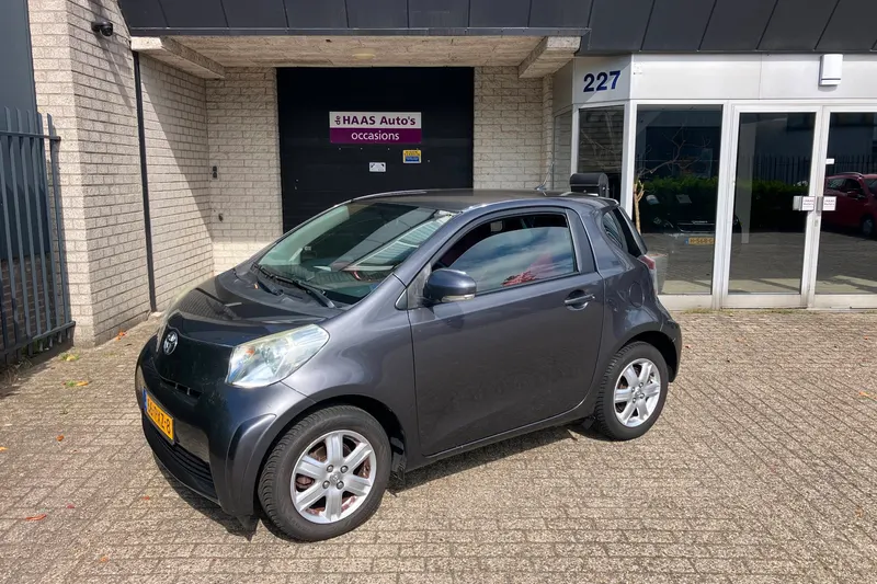Toyota iQ (2011)
