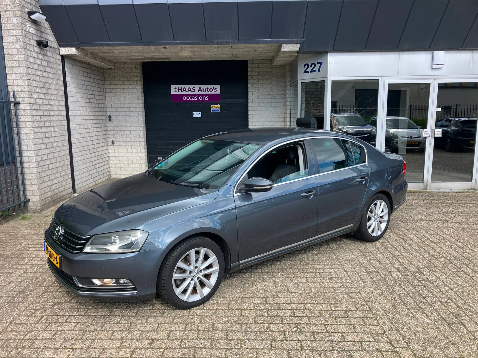 Volkswagen Passat (2010) — foto 1