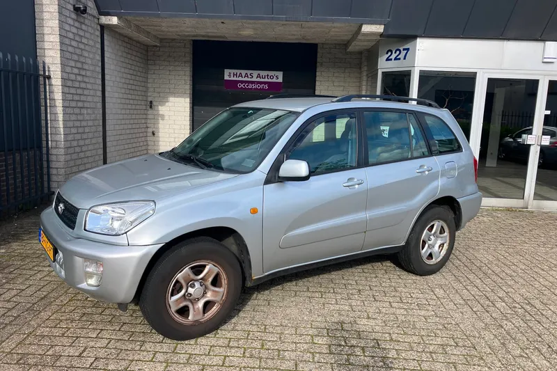 Toyota RAV4 (2003)