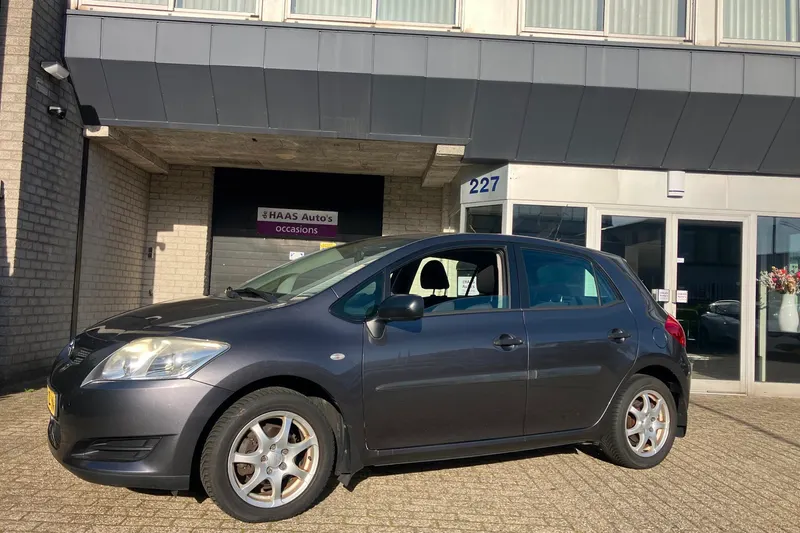 Toyota Auris (2007)