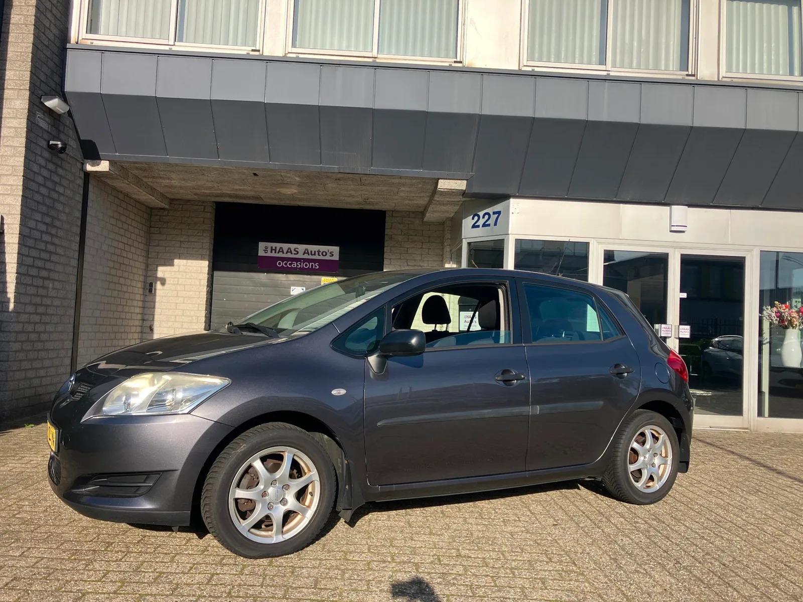 Toyota Auris (2007) — foto 1