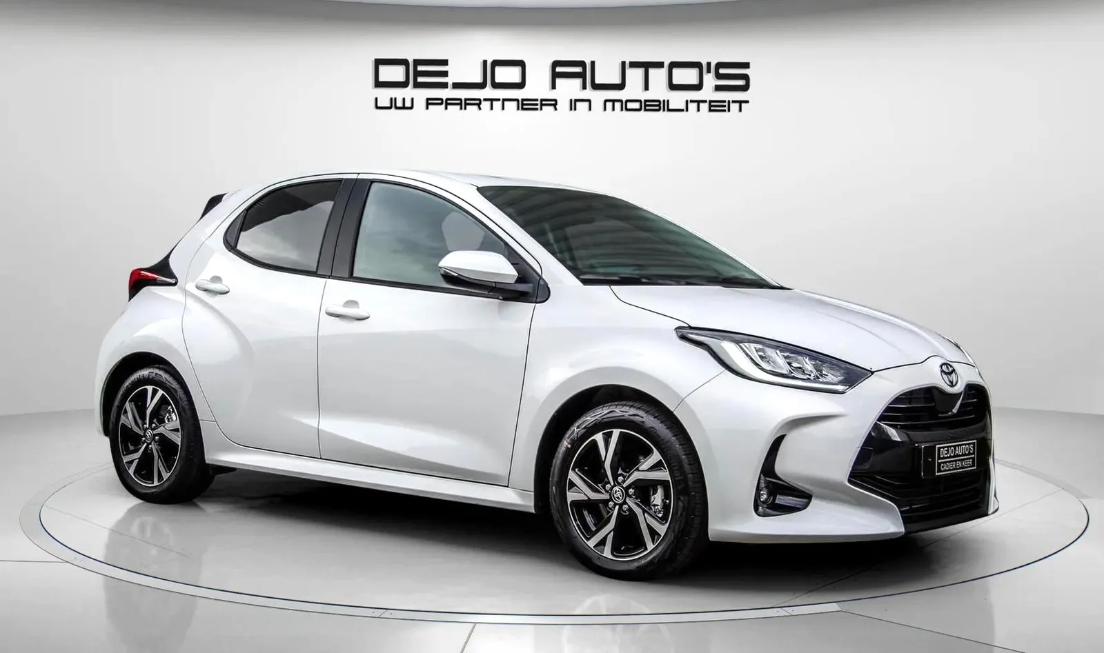 Toyota Yaris (2024) — foto 1
