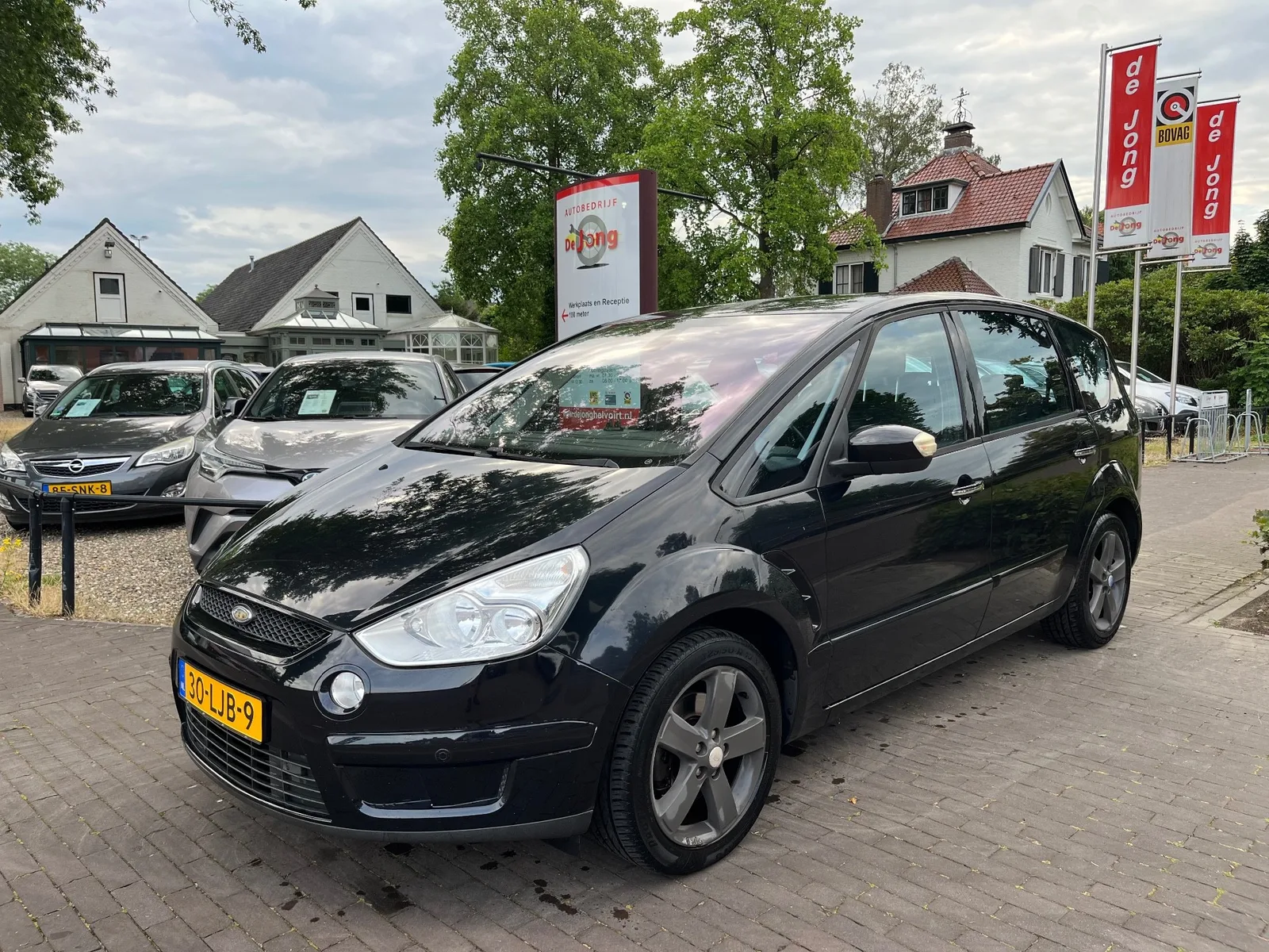 Ford S-Max (2010) — foto 1