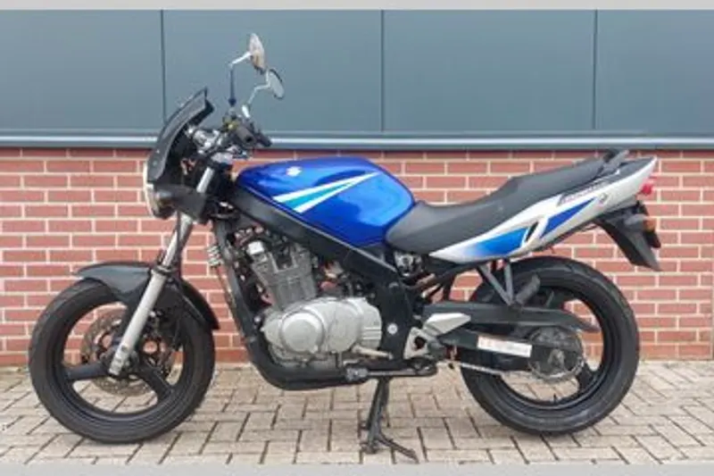 Suzuki GS 500 (2006)