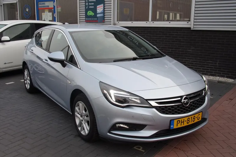 Opel Astra (2017)