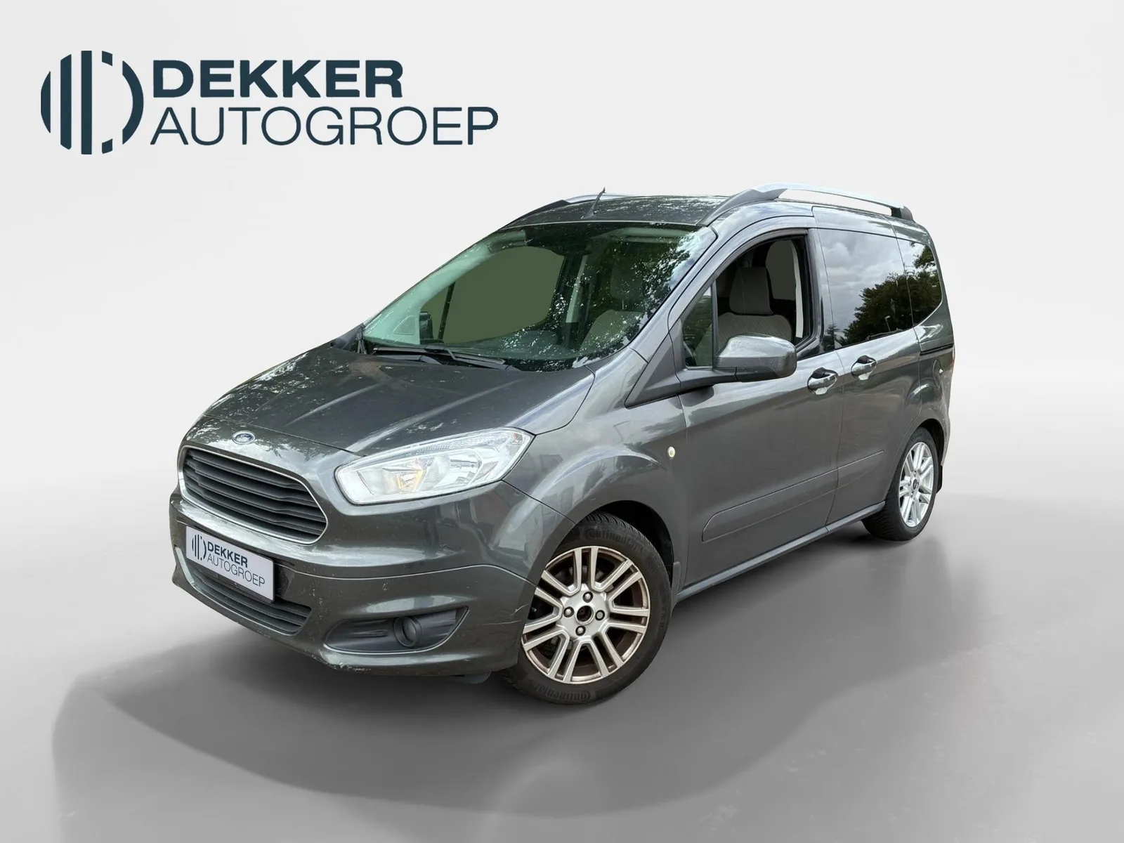 Ford Tourneo Courier (2017) — foto 1