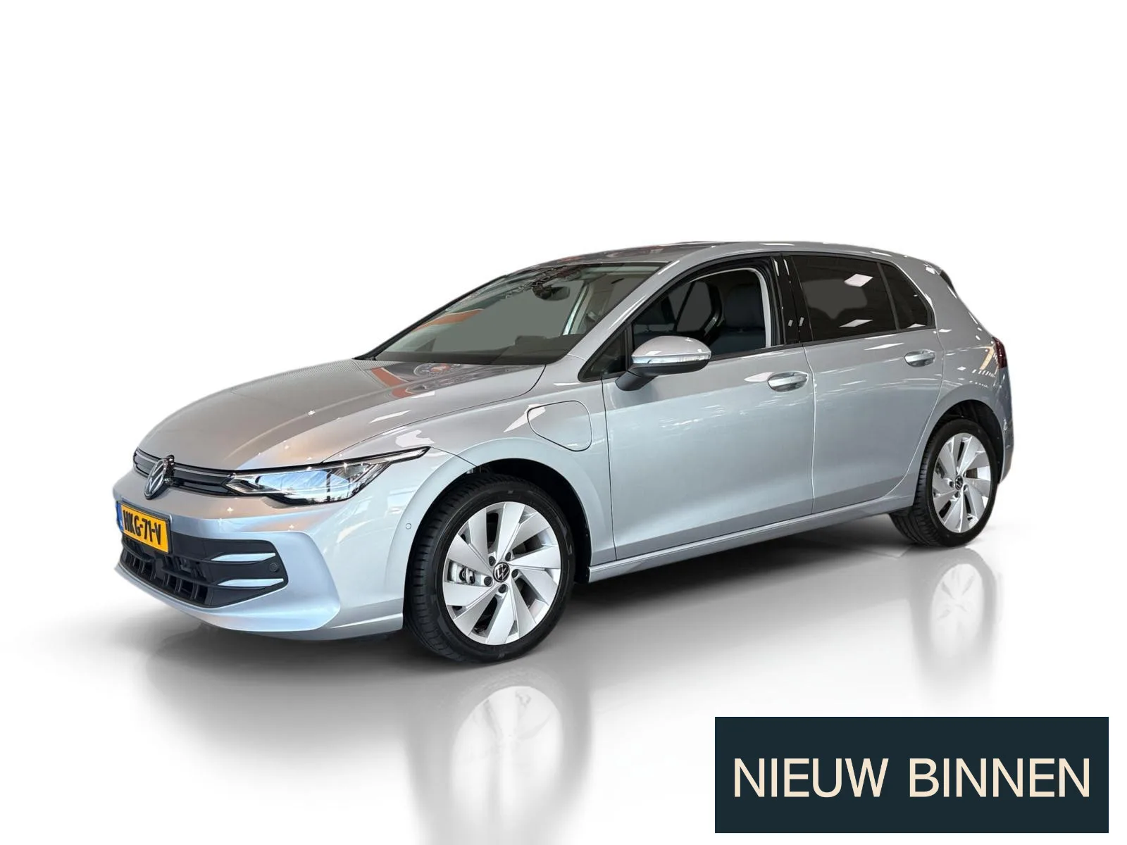 Volkswagen Golf (2025) — foto 1