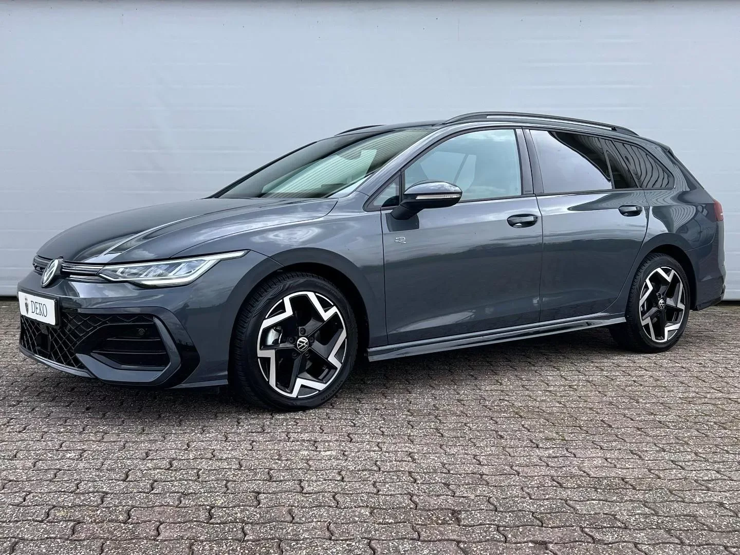 Volkswagen Golf (2025) — foto 1
