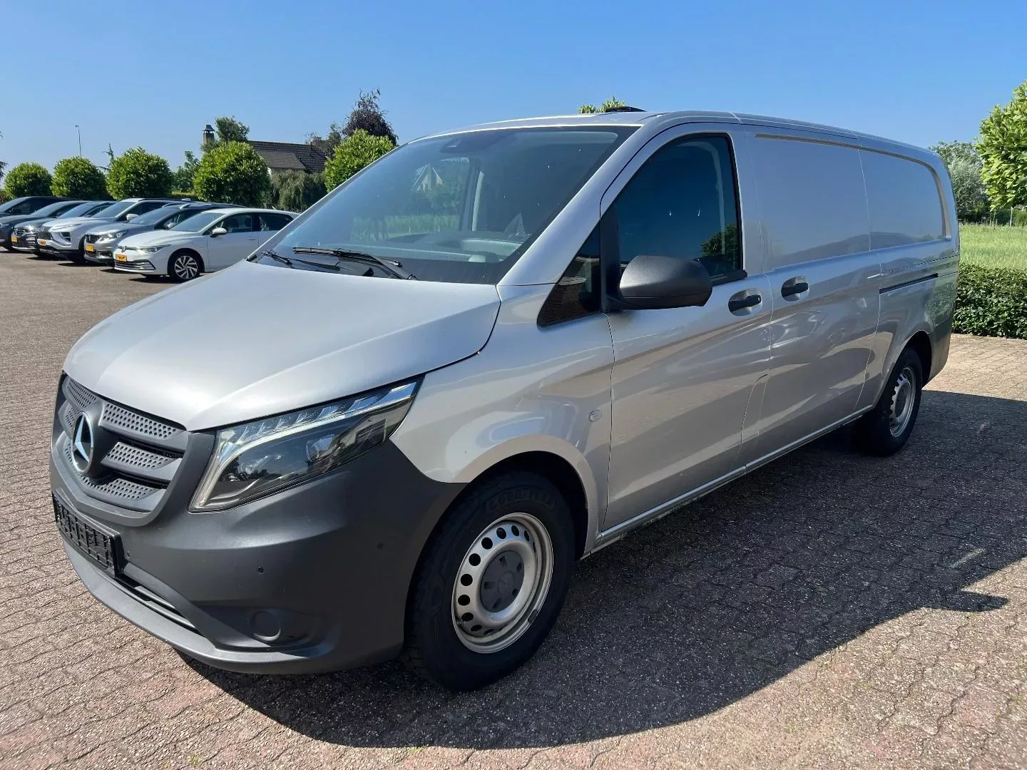 Mercedes-Benz Vito (2023) — foto 1