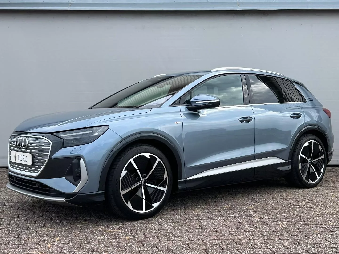 Audi Q4 e-tron (2022) — foto 1