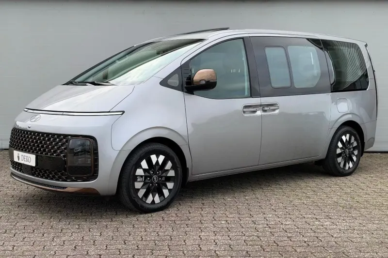 Hyundai Staria (2025)