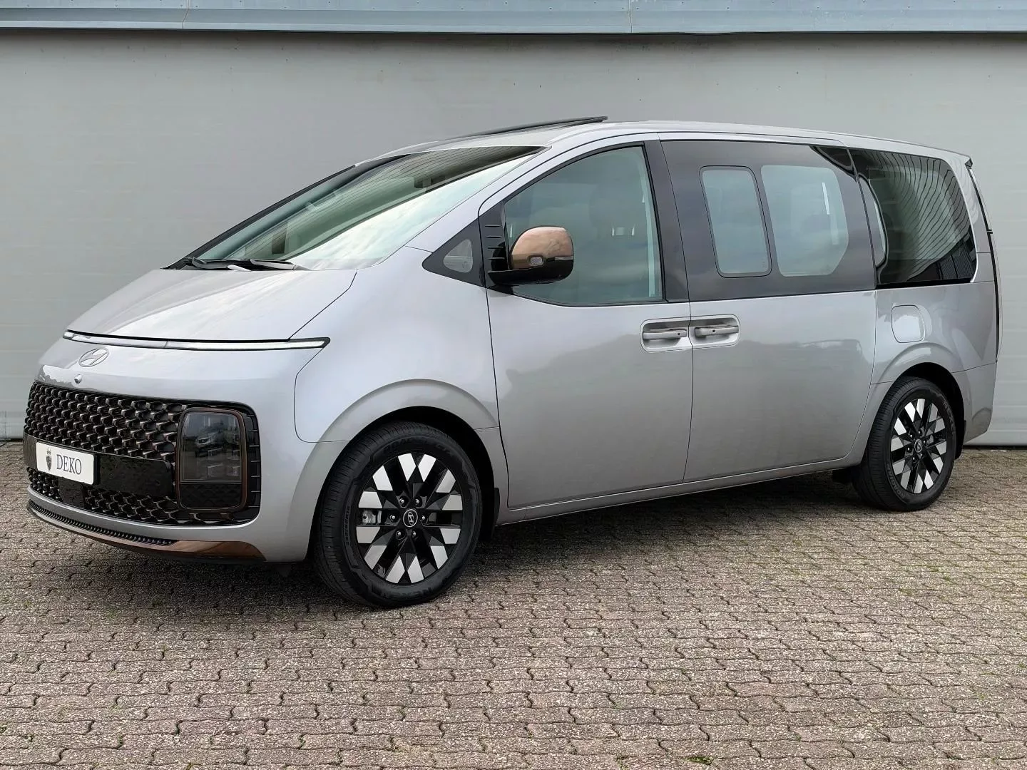 Hyundai Staria (2025) — foto 1