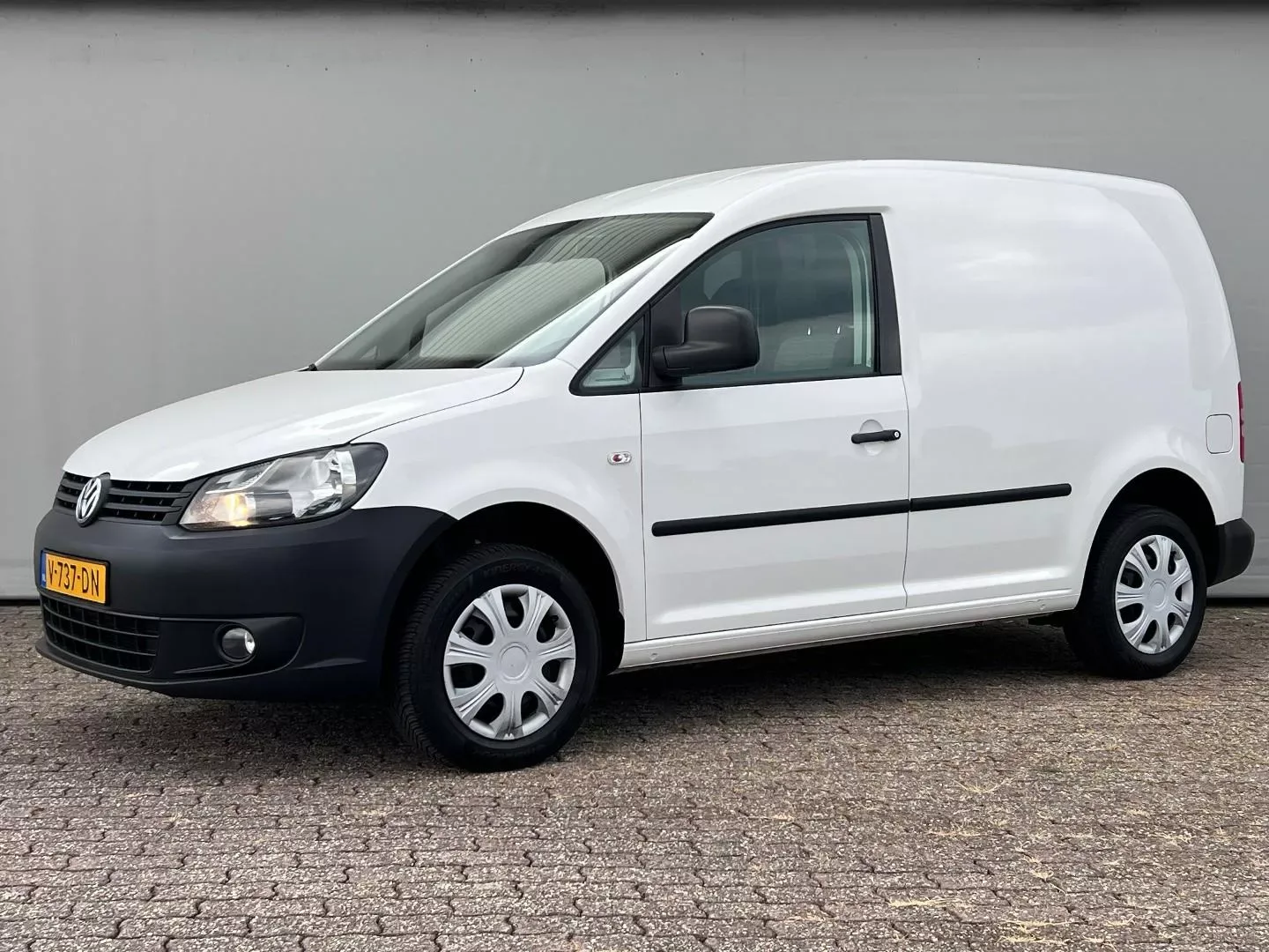 Volkswagen Caddy (2010) — foto 1