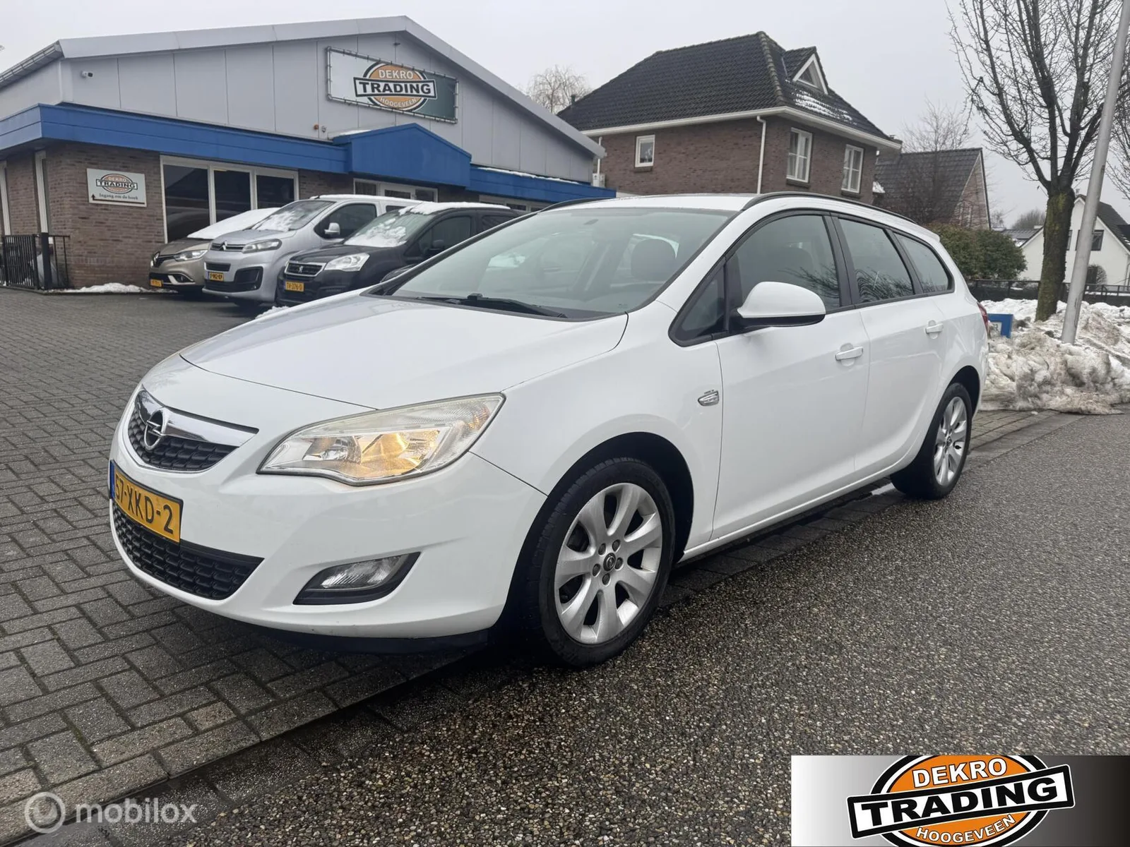 Opel Astra (2012) — foto 1