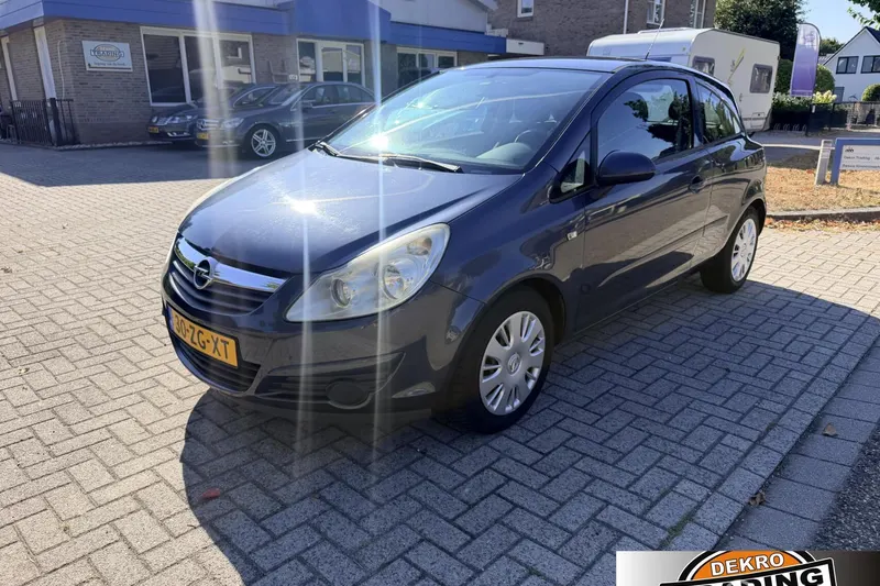 Opel Corsa (2008)