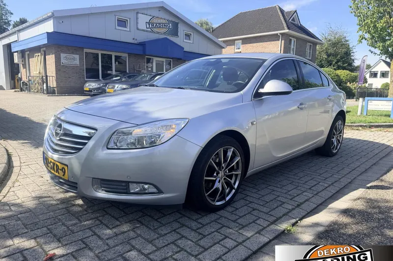Opel Insignia (2011)
