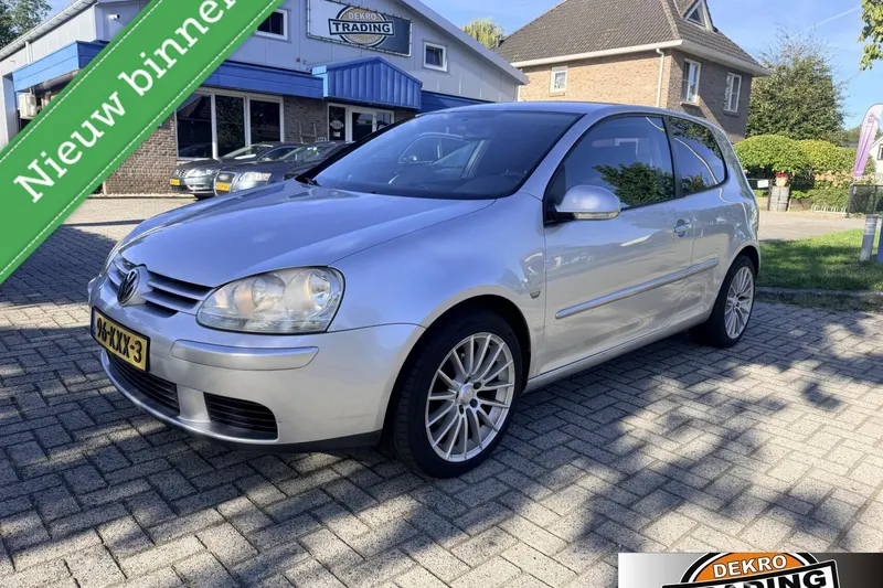 Volkswagen Golf (2004)