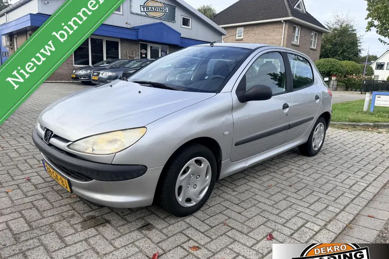 Peugeot 206 (2001)