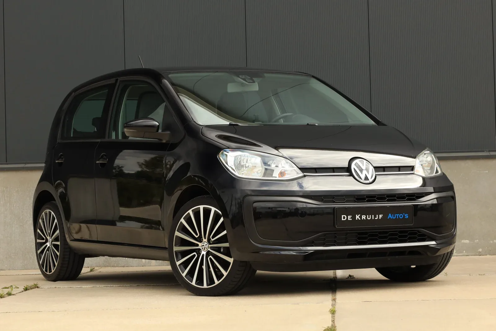 Volkswagen Up! (2018) — foto 1