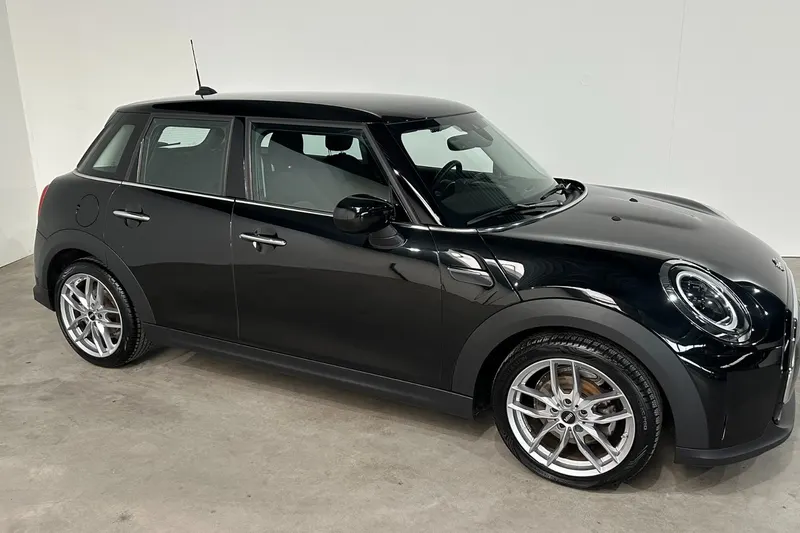 MINI Cooper (2023)