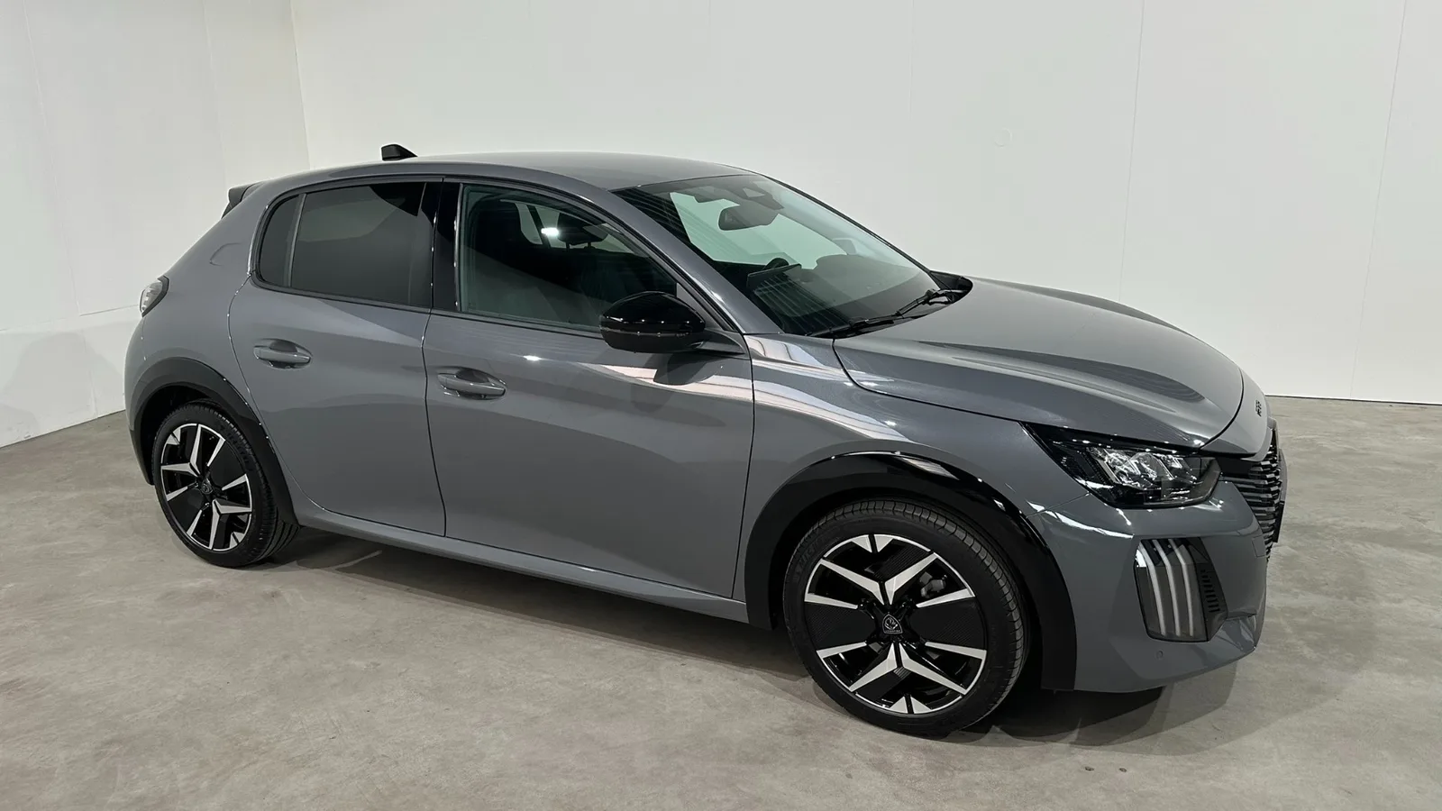 Peugeot 208 (2025) — foto 1