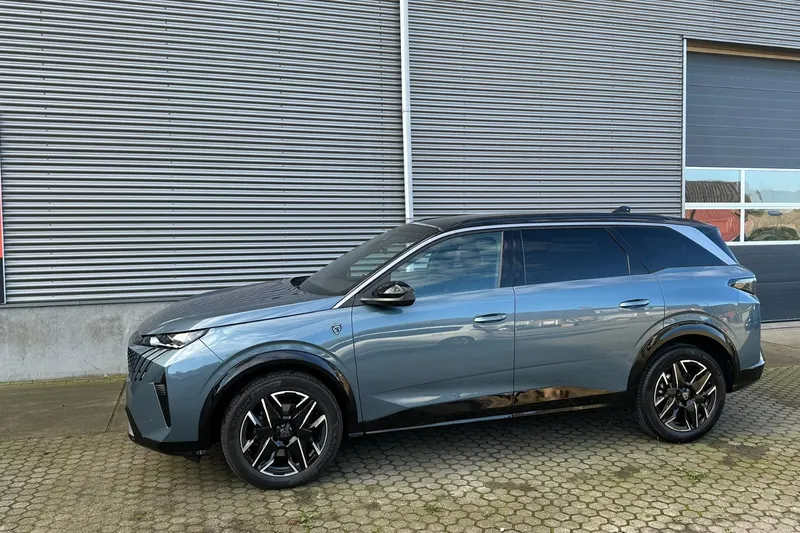 Peugeot 5008 (2024)