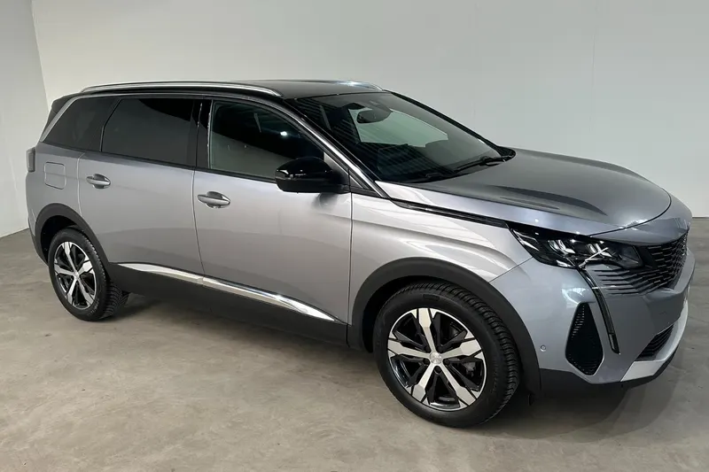 Peugeot 5008 (2023)