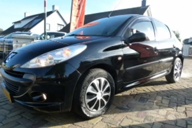 Peugeot 206+ (2009)