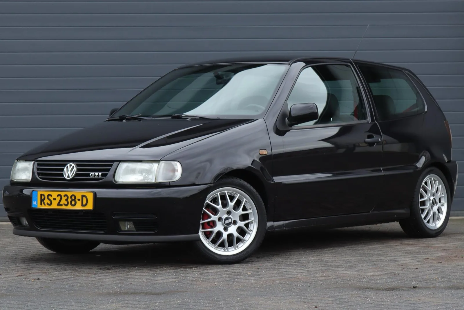 Volkswagen Polo (1999) — foto 1