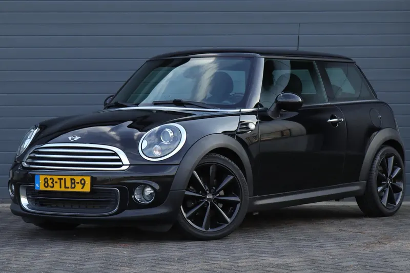 MINI One (2012)