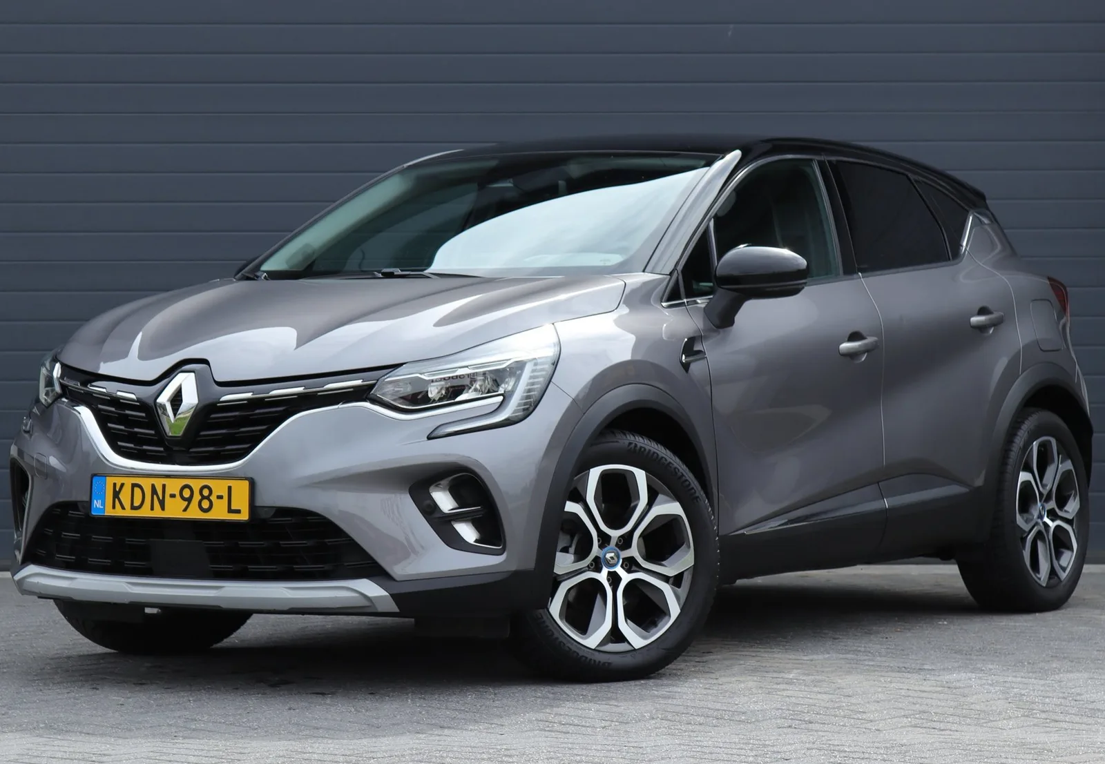 Renault Captur (2021) — foto 1