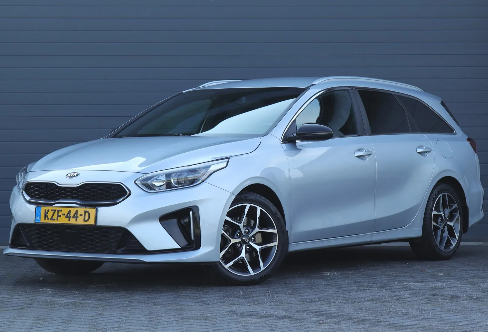 Kia Ceed (2020) — foto 1