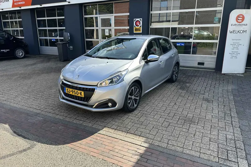 Peugeot 208 (2017)