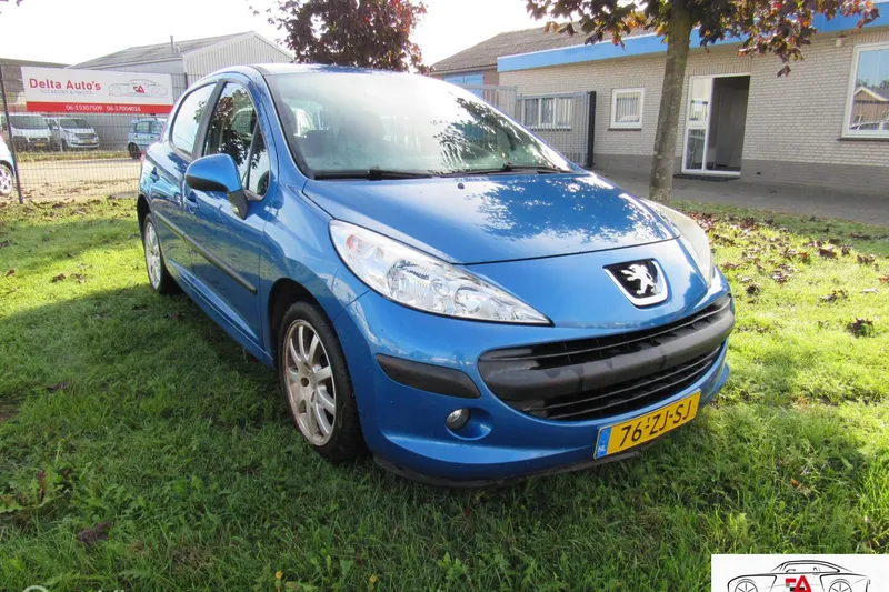 Peugeot 207 (2008)