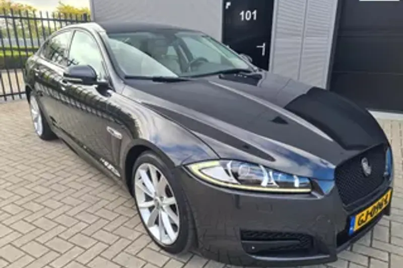 Jaguar XF (2013)