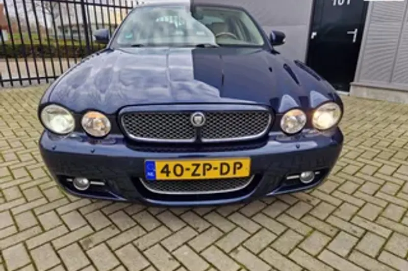 Jaguar XJ (2008)