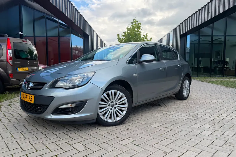 Opel Astra (2014)