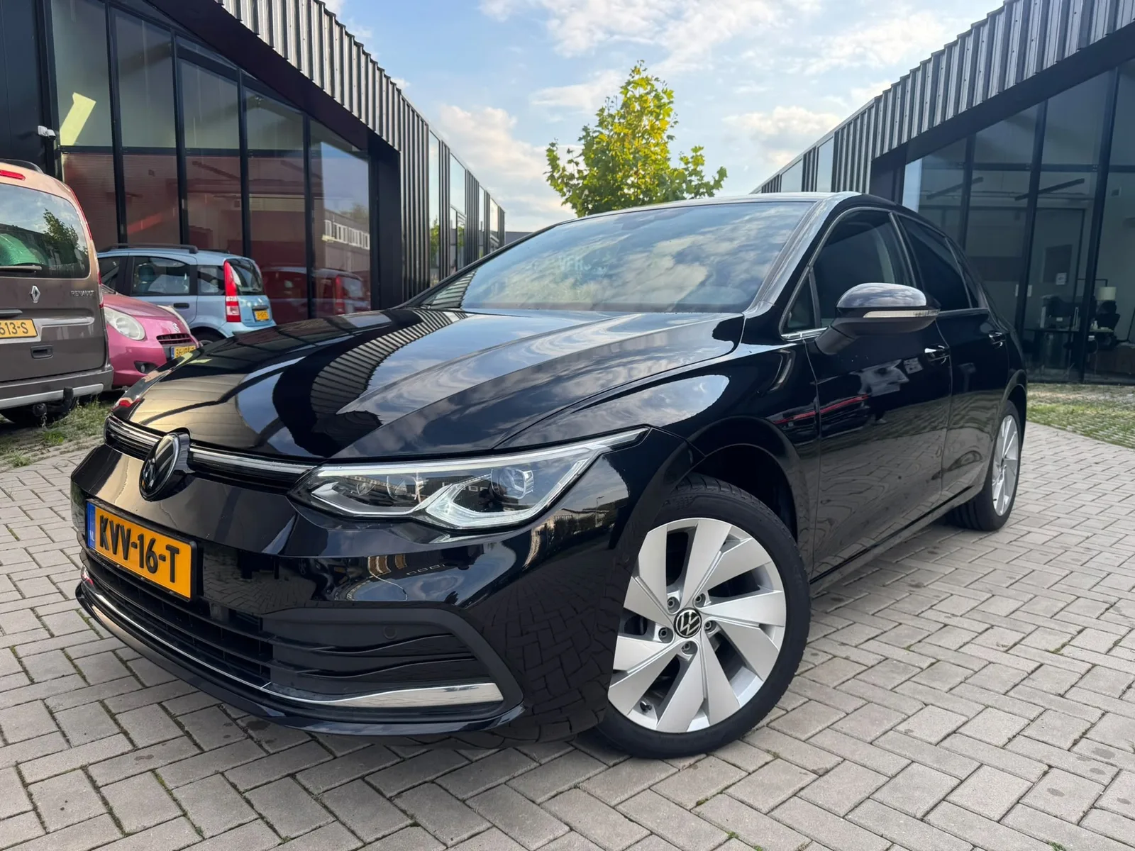 Volkswagen Golf (2022) — foto 1