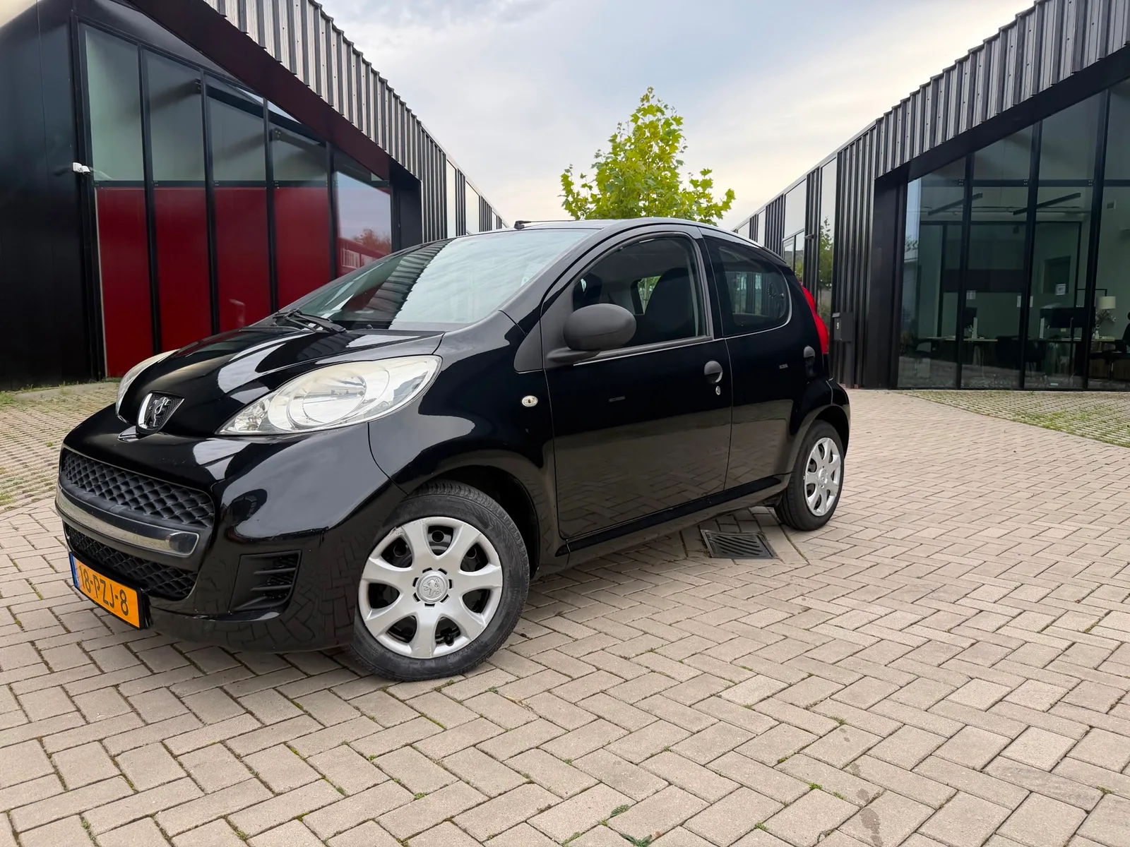 Peugeot 107 (2011) — foto 1