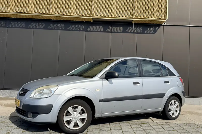 Kia Rio (2006)