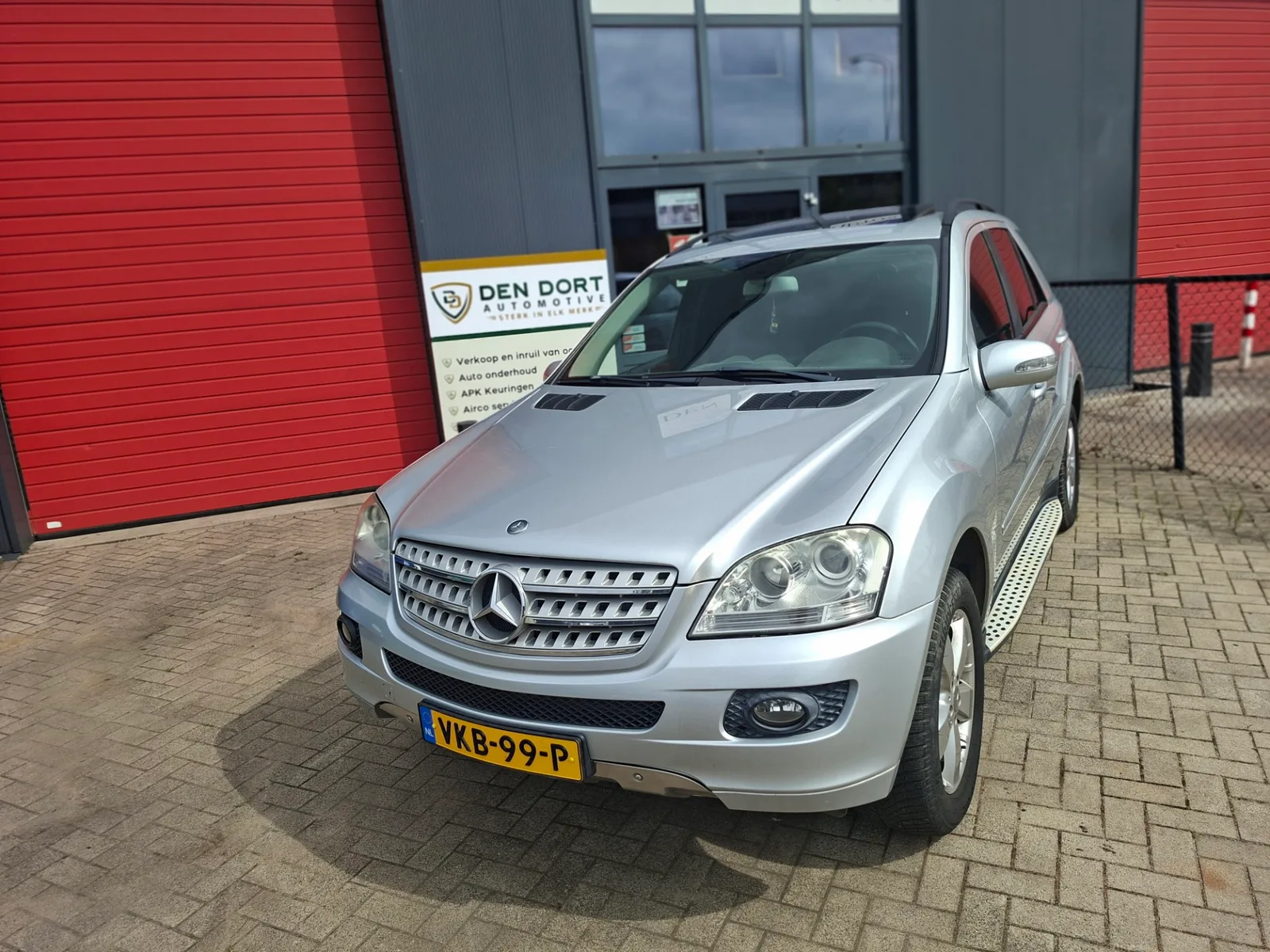 Mercedes-Benz M-Klasse (2006) — foto 1