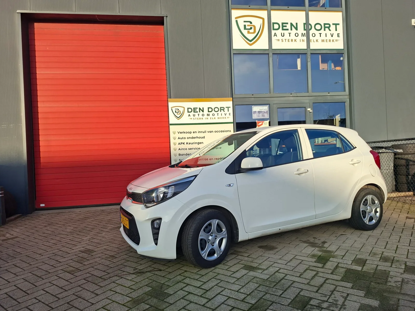 Kia Picanto (2022) — foto 1
