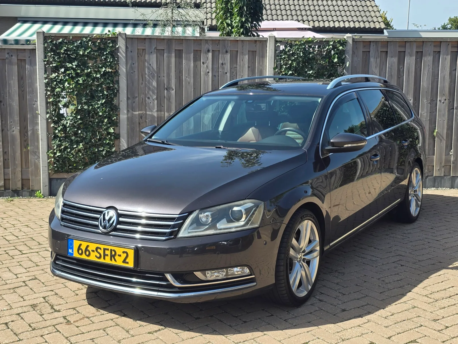 Volkswagen Passat (2011) — foto 1
