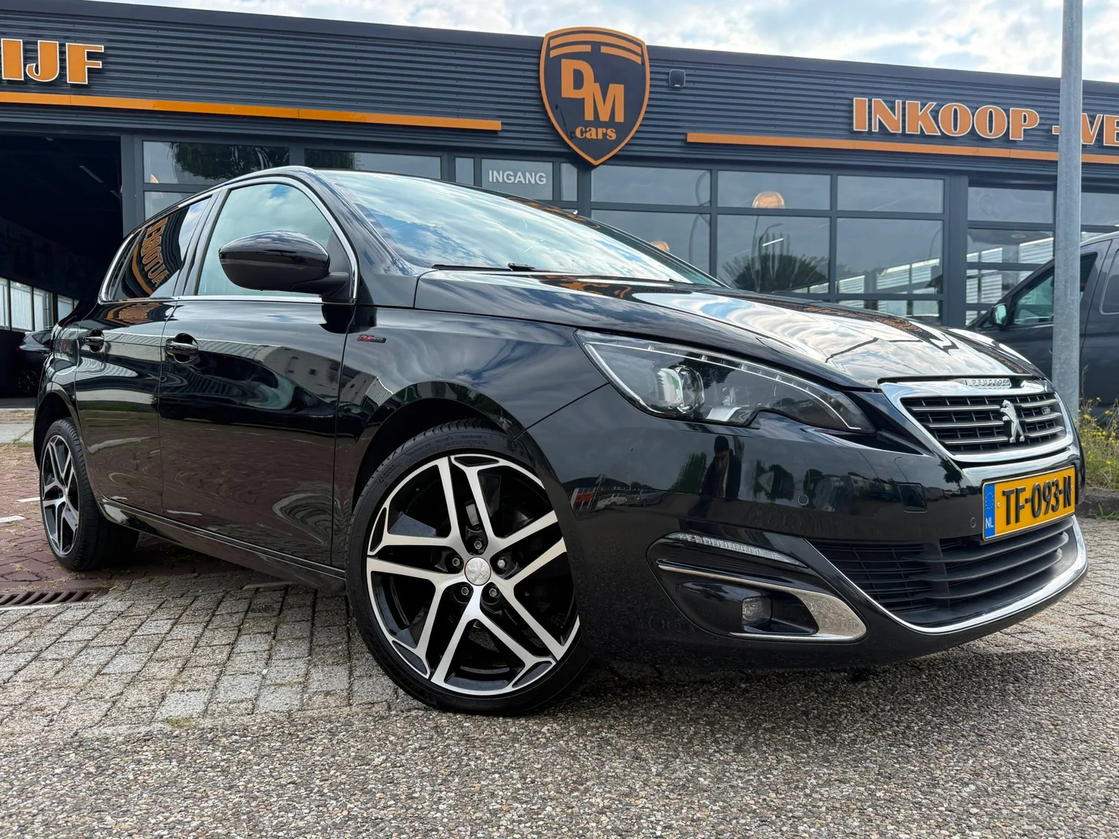 Peugeot 308 (2015) — foto 1