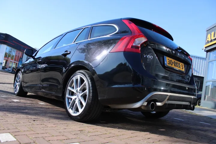 Volvo V60 (2011) — foto 1