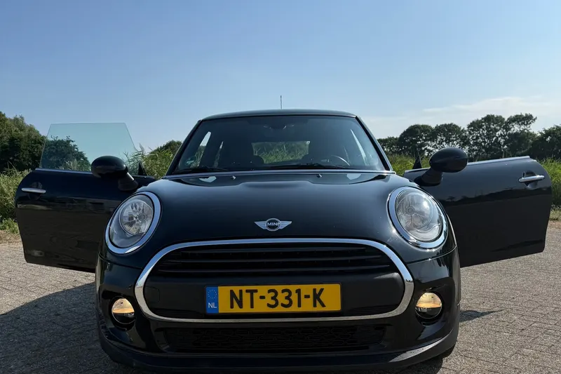 MINI One (2017)