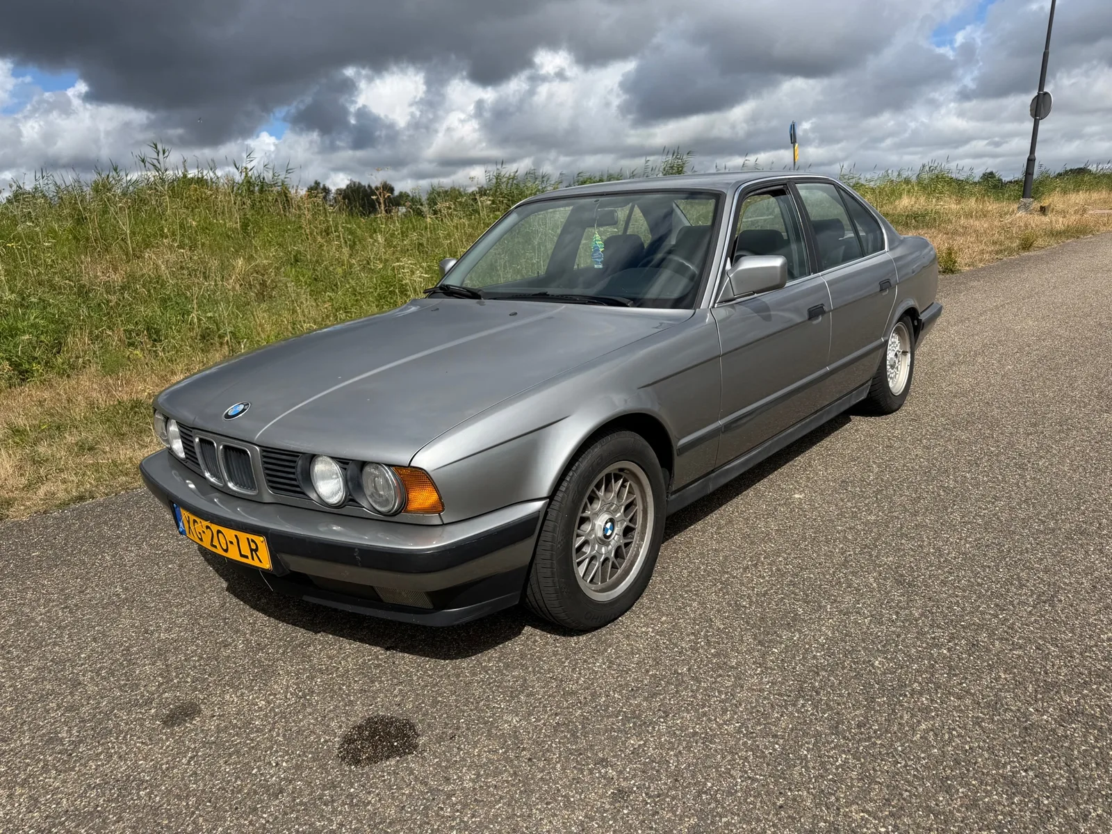 BMW 5-Serie (1989) — foto 1