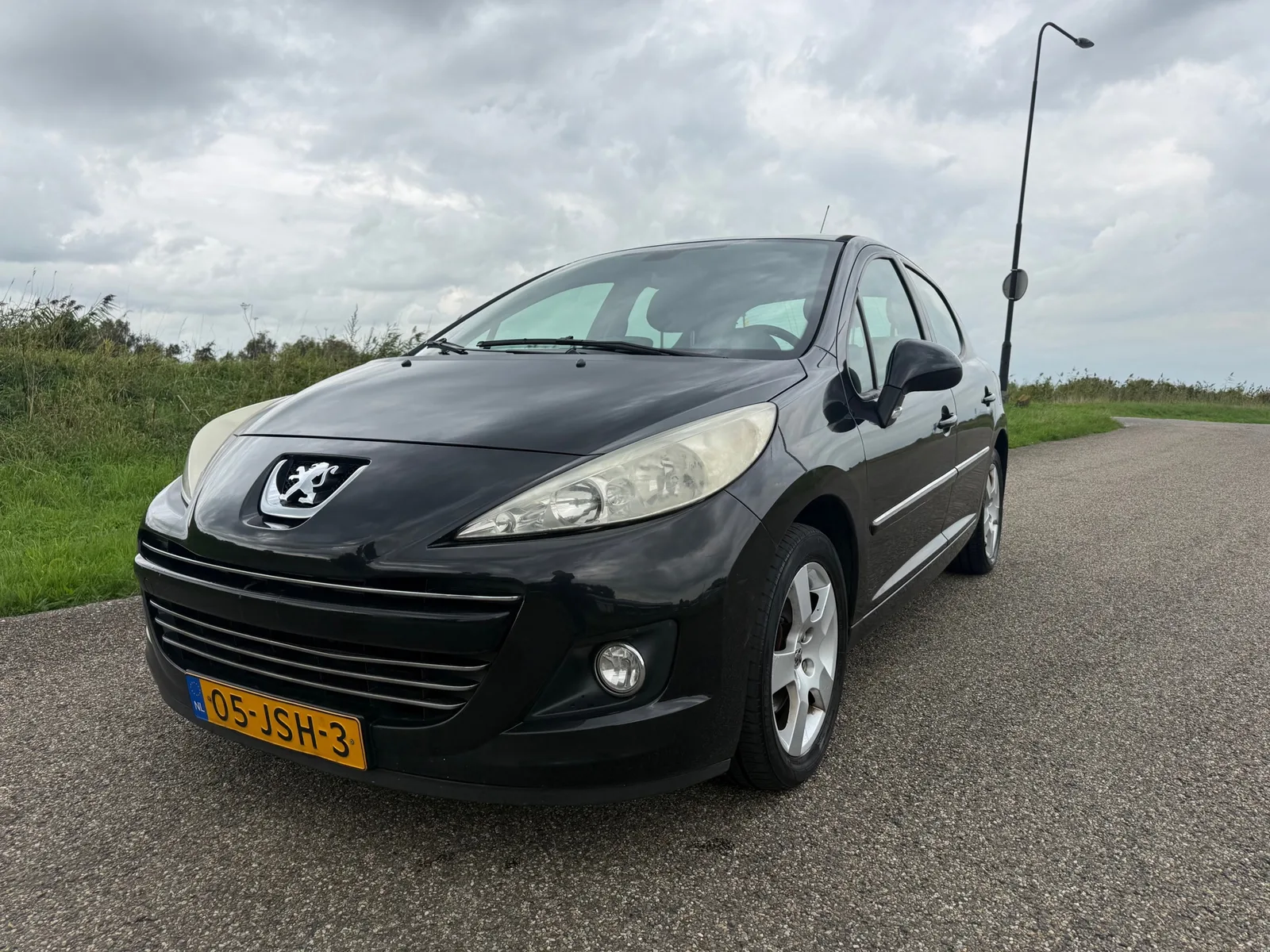 Peugeot 207 (2009) — foto 1