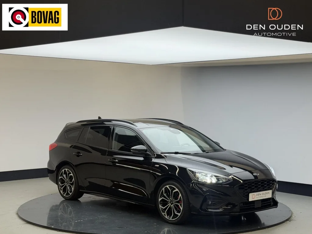 Ford Focus (2021) — foto 1